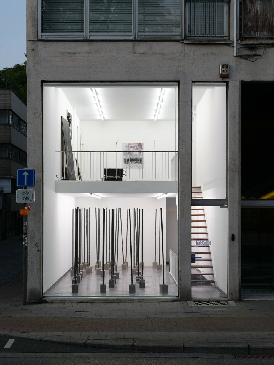 Allen-Golder Carpenter - Sojourn - Outside installation view, 2025 - TICK TACK, Antwerp