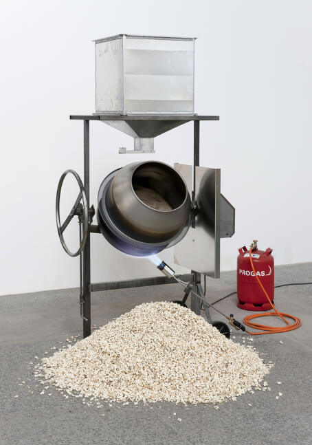 1:43 – 47, Berlin, 2009, Concrete Mixer, gas flame and popcorn. Photo by Marcus Schneider