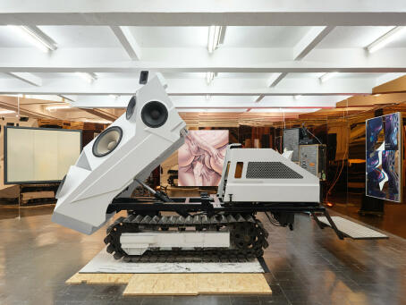 Nik Nowak, Panzer, 2011, Mini dumper, GRP, 4000-watt amplifier, audio equipment, 250 x 140 x 350 cm, STREETSPACE BANGER / TICK TACK @ Kunsthalle Recklinghausen