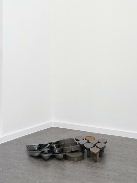 Marianne Berenhaut, S’en va en guerre – Fer à repasser (Vie privée series), 1996 (acquired 2024), installation from found kitchen and household objects, TICK TACK, Courtesy Kunsthalle Recklinghausen.