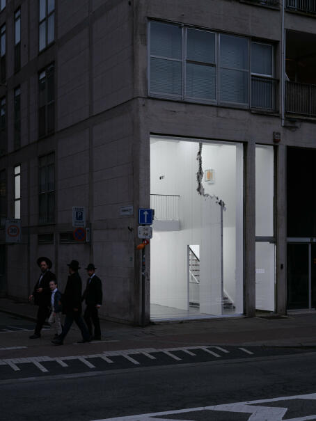 Eddie Peake, FOURTH WALL DEATH RATTLE - outside view, 2025 / TICK TACK
