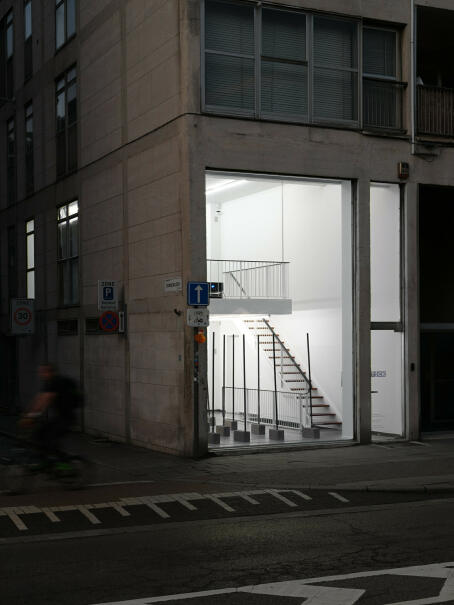 Allen-Golder Carpenter - Sojourn - Outside installation view, 2025 - TICK TACK, Antwerp