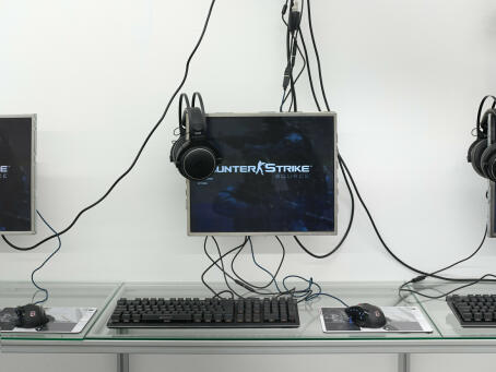 Brennan Wojtyla, LAN, 2025, site specific installation and performance, TICK TACK