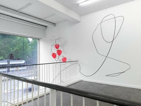 Hannah Perry, Hesitation, 2026, steel, resin, latex, aluminium, 170 x 100 x 95 cm