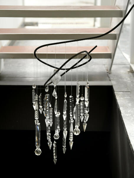 Hannah Perry, FLUX, 2026, Glass pieces, rebar metal frame, wires, 28 x 30 x 70 cm