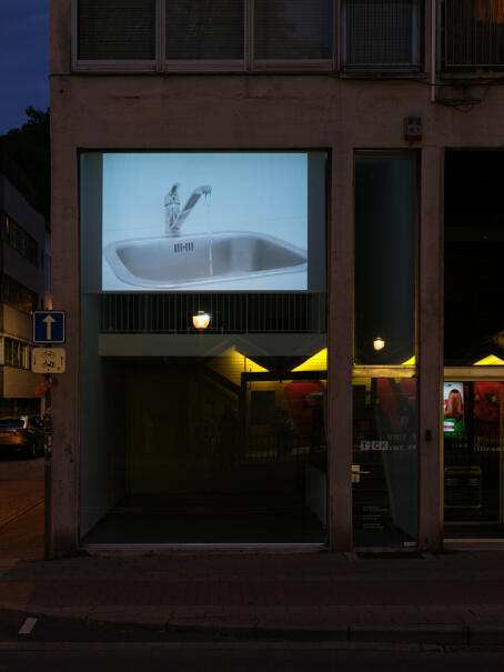 Andrew Hunczak, Sinks, 2025, Single-channel video, color, sound