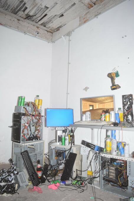 Brennan Wojtyla - LAN - 2025 - Solo show at TICK TACK, Antwerpen