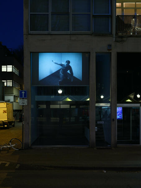 Wim Catrysse “UNMASTERED BEHAVIOUR”, 2000, 4-channelvideo installation, SD 4:3, B/W, Sound, 30'