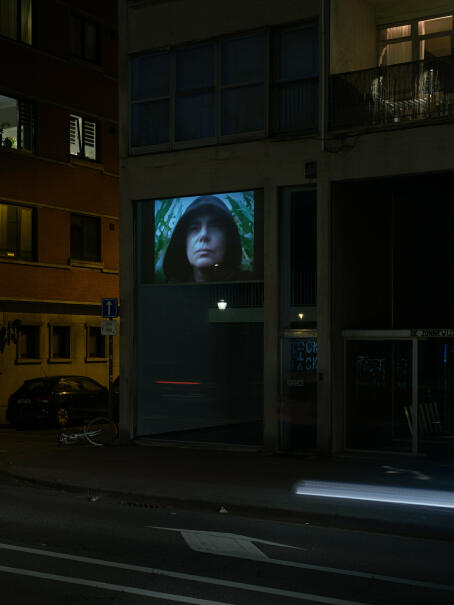 Ria Pacquée, Cantaert Hunter, 2003, DV PAL 4:3  Colour, Non-spoken  3'07"