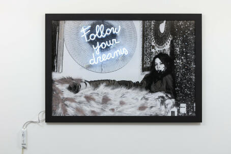 FOLLOW YOUR DREAMS - 1974–2022 - Photo print, Neon, Transfo - 112,5×162 cm