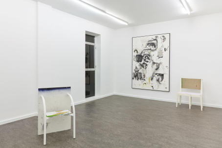 Leo Gabin - Sit with it - Exhibition view at TICK TACK