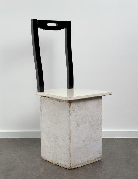 Leo Gabin - Untitled (pedestal) - 2020 - wood - 97 x 40 x40 cm