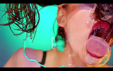 Marilyn Minter - Thirsty - 2022 - HD Digital Video Duration 5:46, Edition 5 + 2 APs - Courtesy the artists and LGDR. © Marilyn Minter