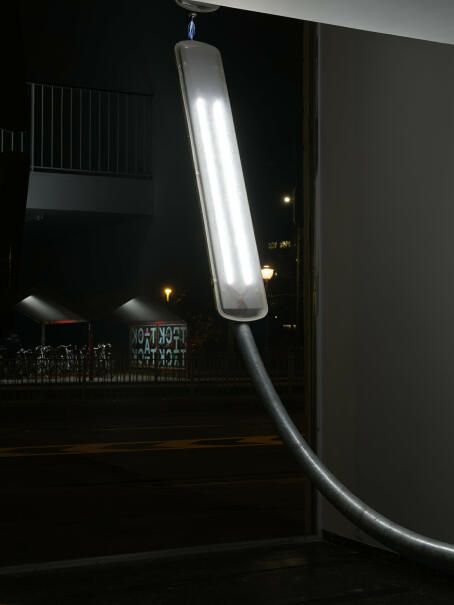 Michael Sailstorfer, Elektrosex, 2005, street lamps, electric components, 700 × 520 × 25 cm / ELEKTROSEX / TICK TACK