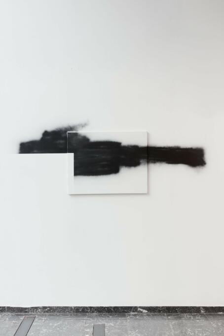 Michael Weißköppel - diffuse darkness - 2021 - acrylic spray paint on canvas and wall - 64 x 82 cm