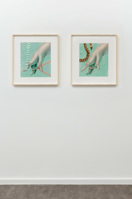 Sarah Slappey - Untitled - 2022 - Oil on paper - 40,6 x 35,6 cm (2x) - Installation view at TICK TACK
