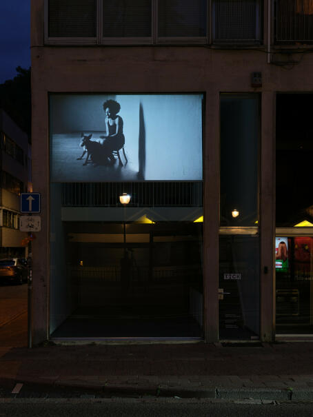 TAíNA CRUZ, Hound, 2023, mp4 video (color, sound), 5:25 min, Courtesy of the artist; Kraupa-Tuskany Zeidler, Berlin | Munich.